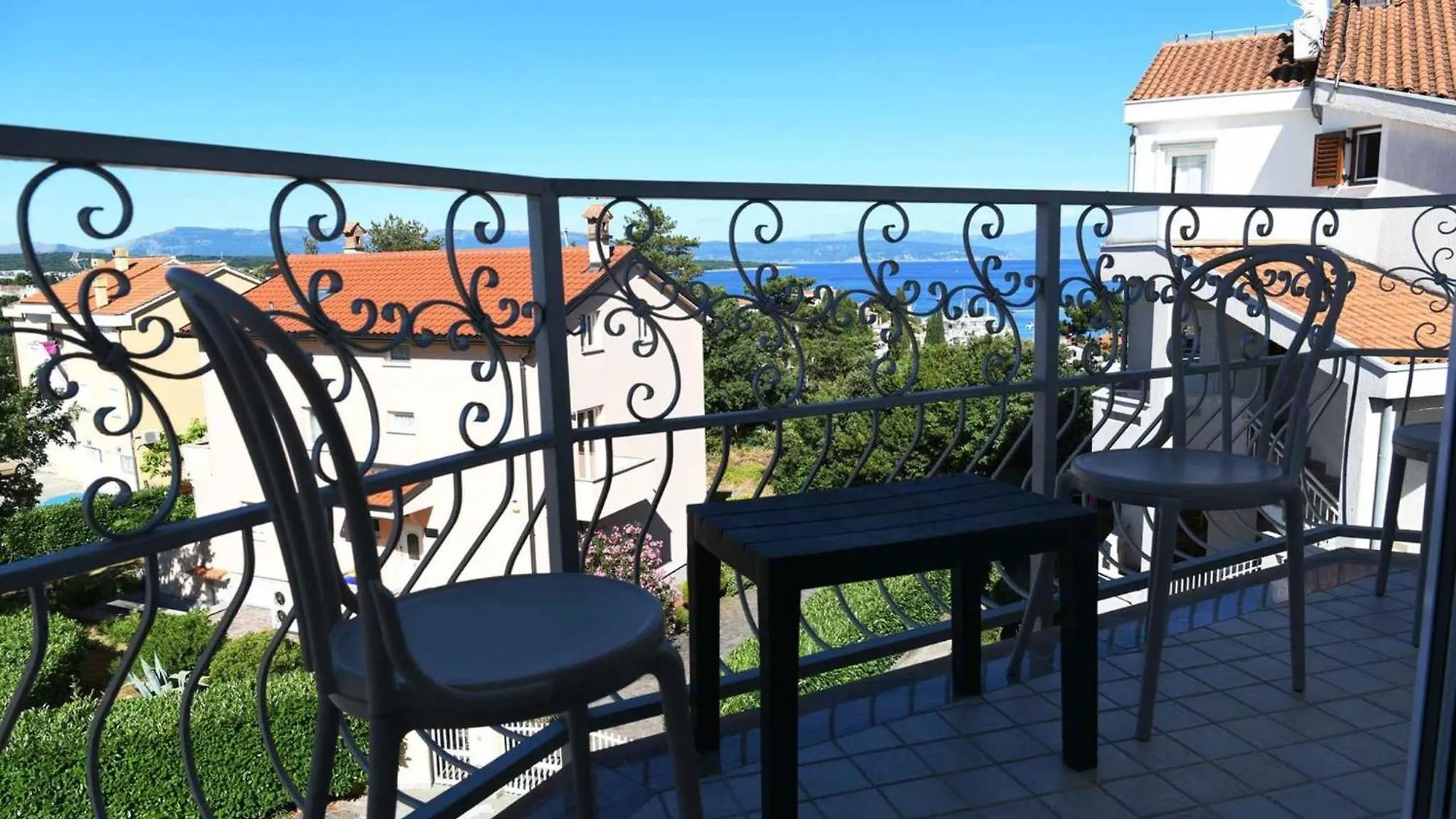 Apartment In Malinska - Insel Krk 53310